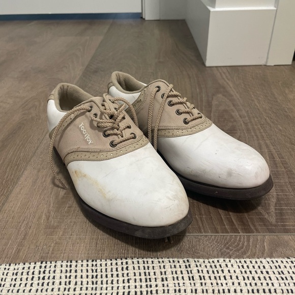 Used women’s golf shoes - Picture 2 of 3